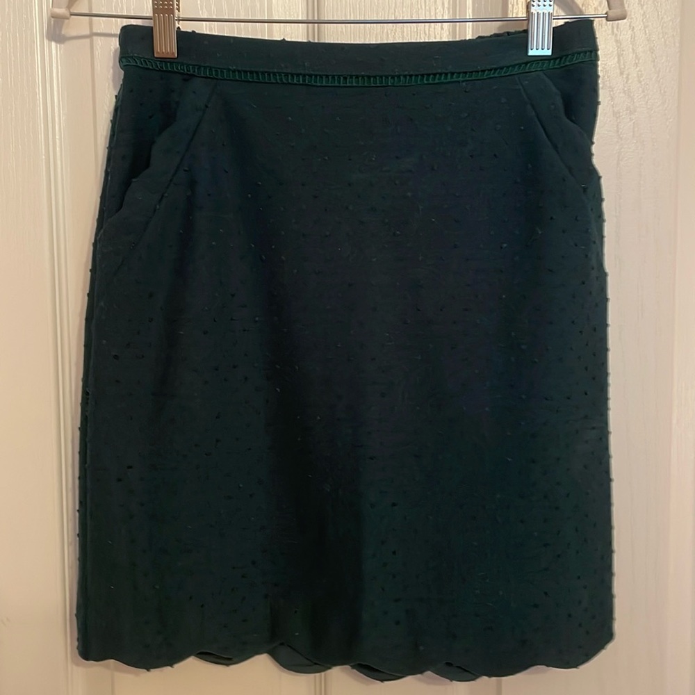 Deep green lined scallop texture skirt with pockets size s